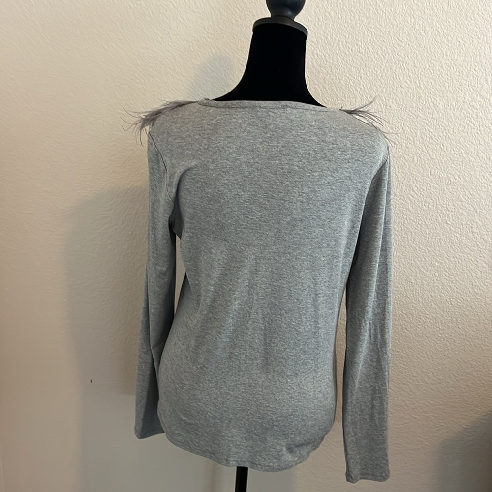 Vince Camuto Feather Trimmed Top in light heather gray Size Small - Picture 4 of 7